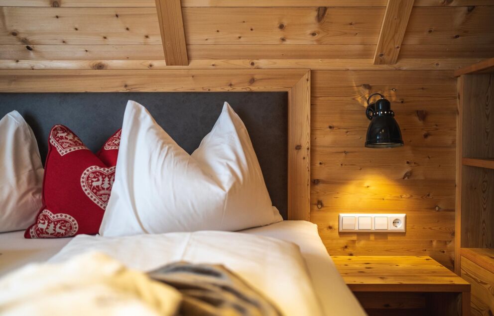 Das Schlafzimmer im Chalet-Dorf in Kärnten