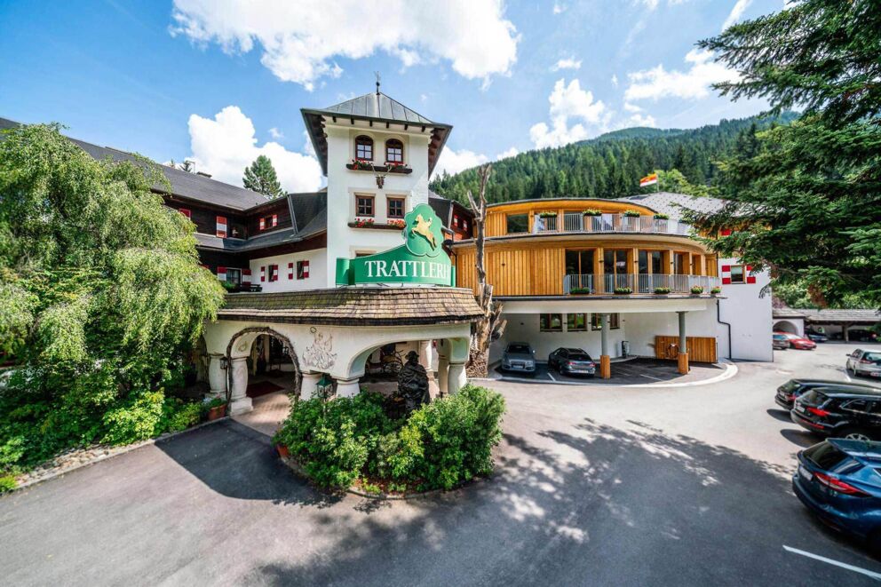 Exterior view of Hotel Trattlerhof in Bad Kleinnkirhheim in winter