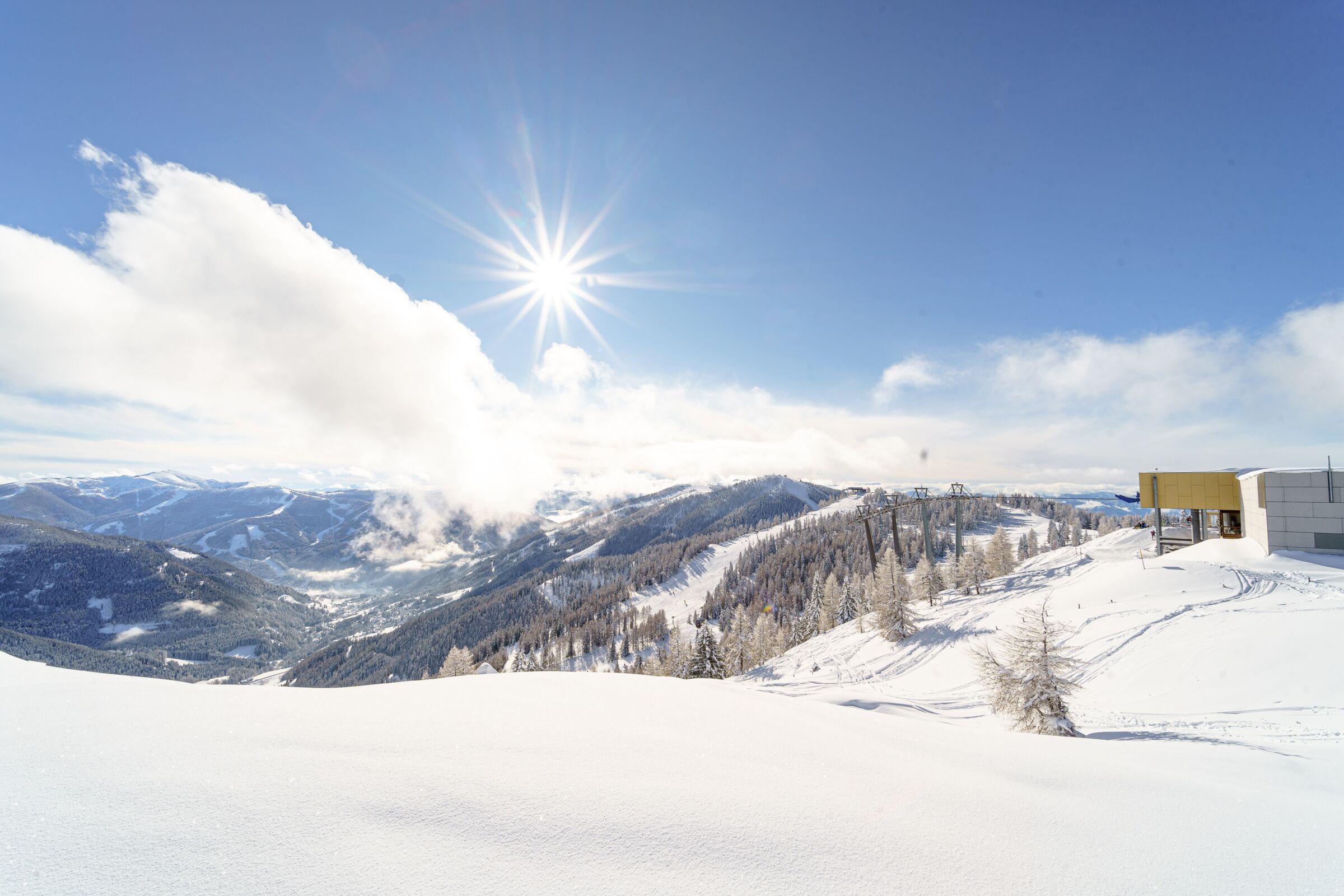 Paesaggio invernale nelle montagne della Carinzia