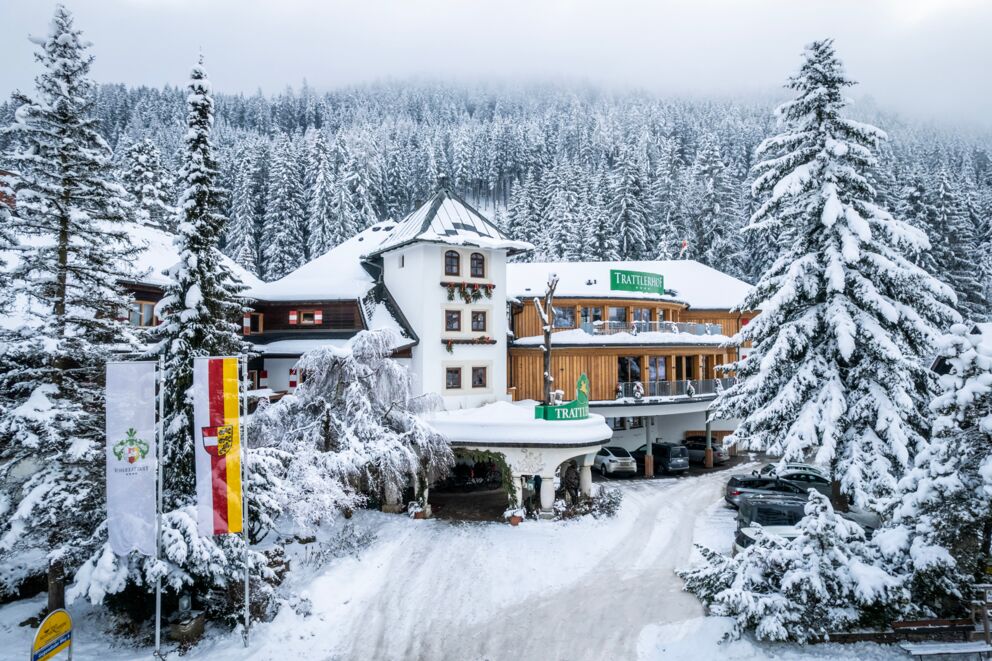 Exterior view of Hotel Trattlerhof in Bad Kleinnkirhheim in winter